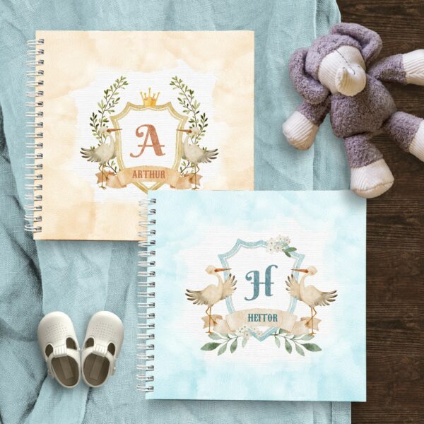 arquivo_capas_diario_livro_bebe_quadrado_monograma_cegonha_urso_menino_menina_floral_vintage