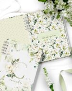 arquivo_digital_capas_alfabeto_floral_rosas_brancas_verde_miolo_caderno_pautado