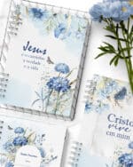 arquivo_capa_miolo_caderno_floral_azul_versiculos_frase_colecao_blue