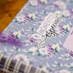 arquivo_digital_capas_miolo_alfabeto_floral_lilas_roxo_album_fotos_mensagem_marca_paginas_envelope_papel_carta_devocional_bloquinho_planejador