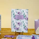 arquivo_digital_capas_versiculo_miolo_pautado_floral_lilas