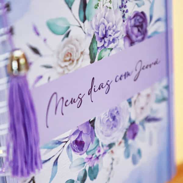 Arquivo_digital_leitura_bíblia_365_dias_jw_testemunhas_jeová_livre_guiada_floral_lilas_roxo