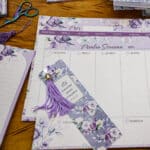arquivo_digital_blocos_planejadores_floral_lilas_desk_planner_mesa_planejador_diário_bloquinho_A6_lista_check_floral_lilas_roxo