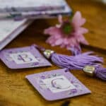 arquivo_digital_marcador_paginas_afabeto_floral_lilas_roxo