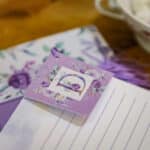 arquivo_digital_marcador_paginas_afabeto_floral_lilas_roxo