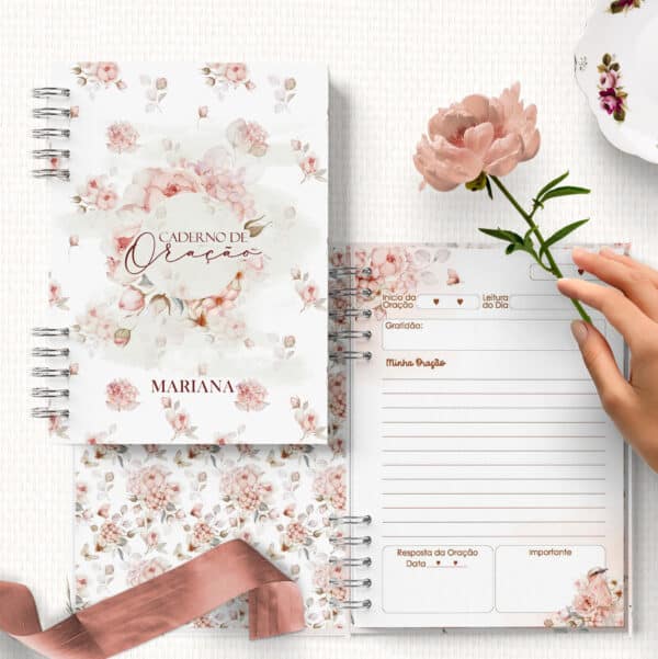 arquivo digital caderno de oração com miolo pautado e decorado floral, com rosas, pássaros e borboletas vintage